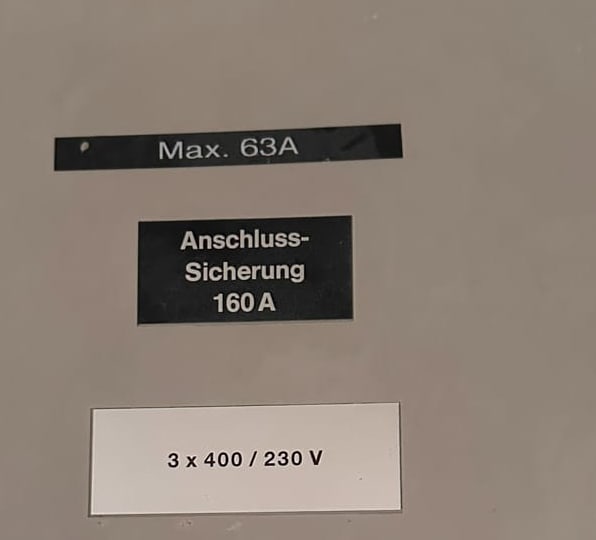 A connection-fuse plate reading Anschluss-Sicherung 160 A, with Max. 63A above and 3 x 400 / 230 V below.